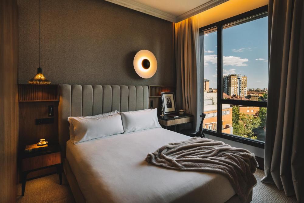 Deluxe Double Room interior